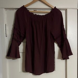 ❤️ 3/$15 Chic Off-Shoulder Maroon Blouse